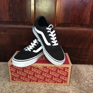Canvas Black & White Vans